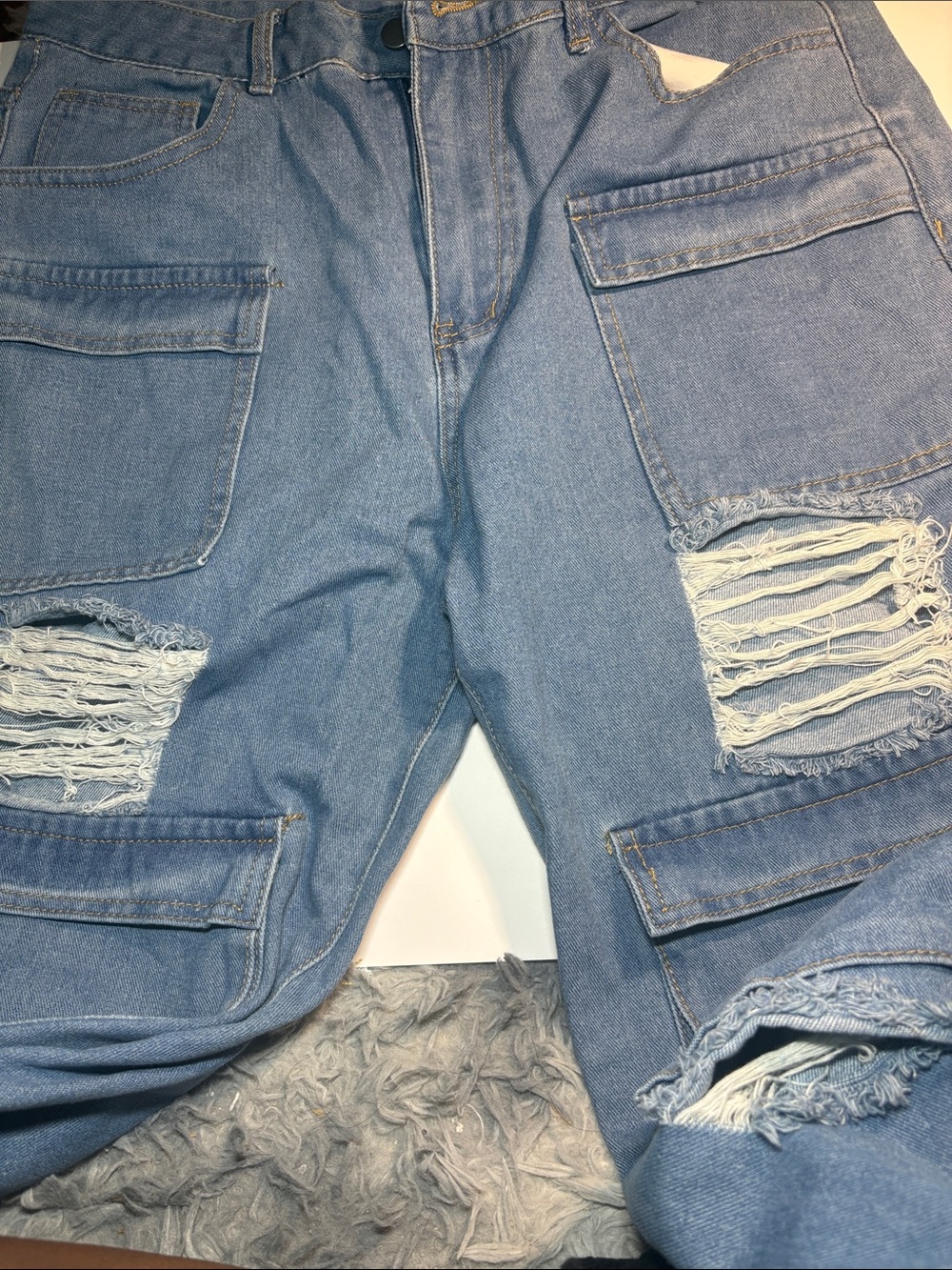 Baggy Light Wash Distressed Cargo Jeans 0011